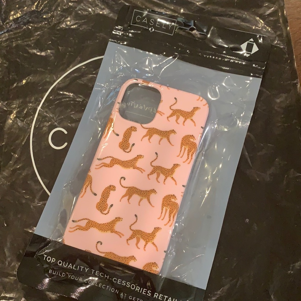 Casely On the Prowl Pink Leopard Print Case